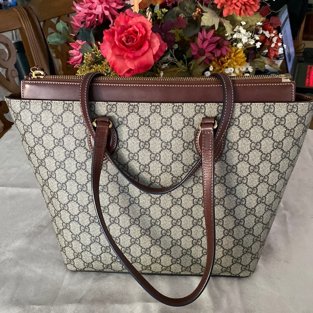 Auth GUCCI Monogram tote made in Italy - Picture 2 of 16